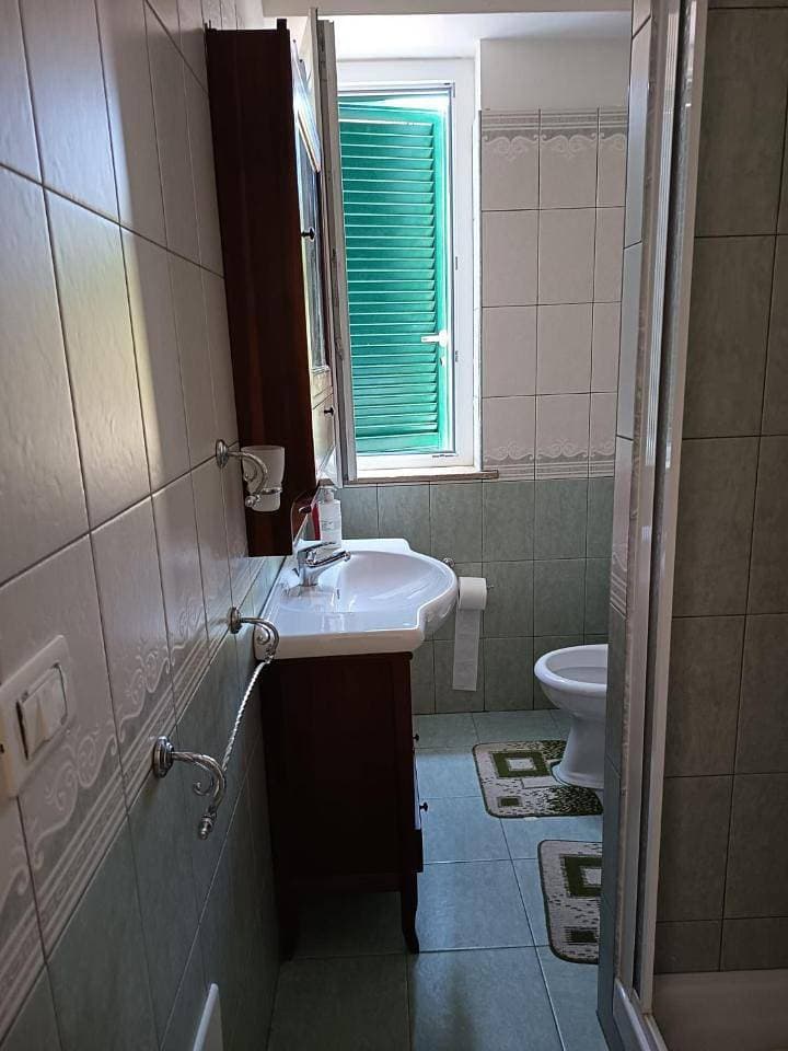 Foto 7 von 9: Double Room with Private Bathroom