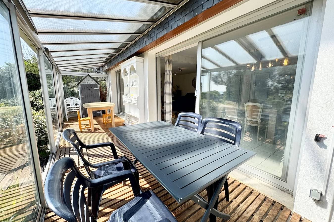 Foto 13 von 63: Ferienhaus für 8 Personen mit Terrasse