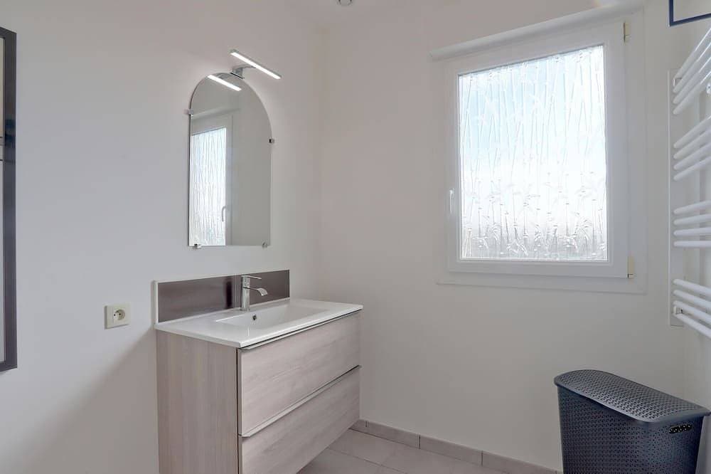 Foto 6 von 28: Stunning home in Créances with WiFi