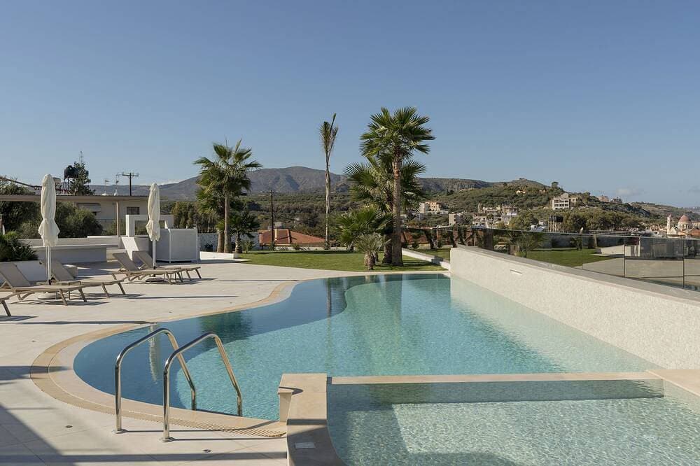 Minos 1, Amphimatrion Luxe Apt with private pool and Seaview, 750m to the beach 1