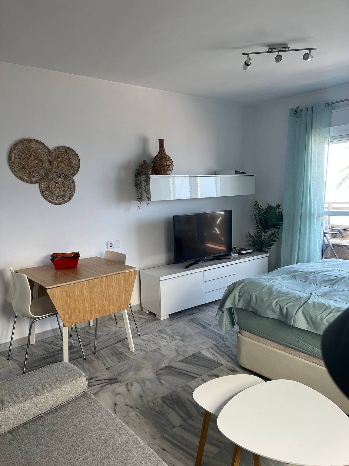 Foto 9 von 25: Ferienwohnung "Studio 2 Sea front" Am Strand mit Meerblick