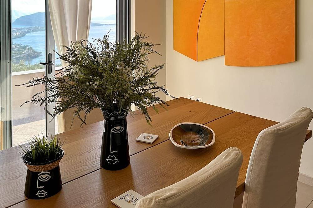 Foto 5 von 30: Minimalist, new condo with beautiful sea and mountain views
