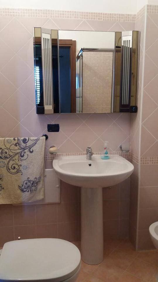 Foto 6 von 10: Double Room with Private Bathroom