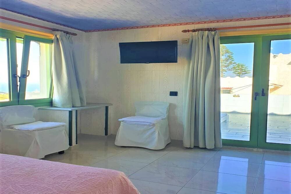 Wunderschönes Studio für 2 Personen, Swimmingpool und Meerblick 1