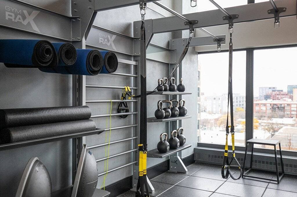 Foto 5 von 32: Hip West Loop Studio w/ Gym & Coworking, nr Uic, by Blueground