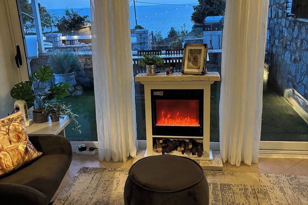 Pool, Amazing Sea View Master bedroom suite, King Bed, Outdoor Shower for 2 1