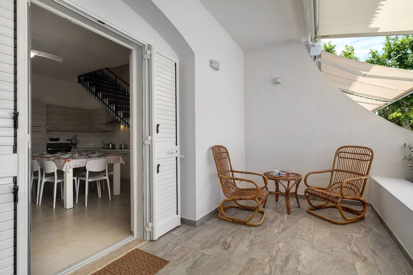 Foto 3 von 22: Villa „Bicos“ mit privatem Garten, Balkon und Klimaanlage