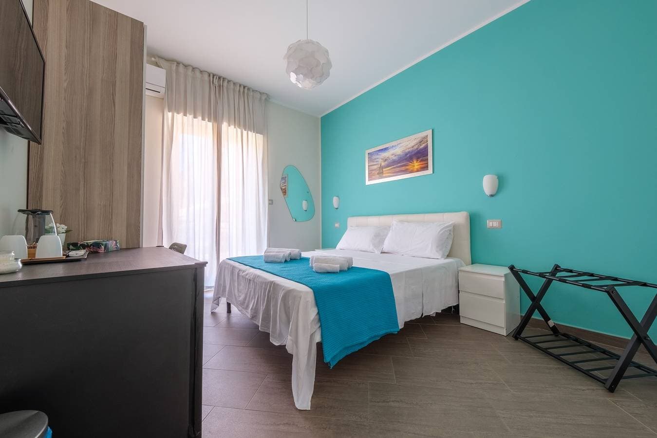 Foto 9 von 30: Zimmer 'Catania' mit Balkon, WLAN und Klimaanlage