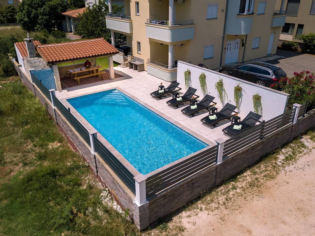 Foto 12 von 34: Villa Vita mit gemeinsamem und beheiztem Pool
