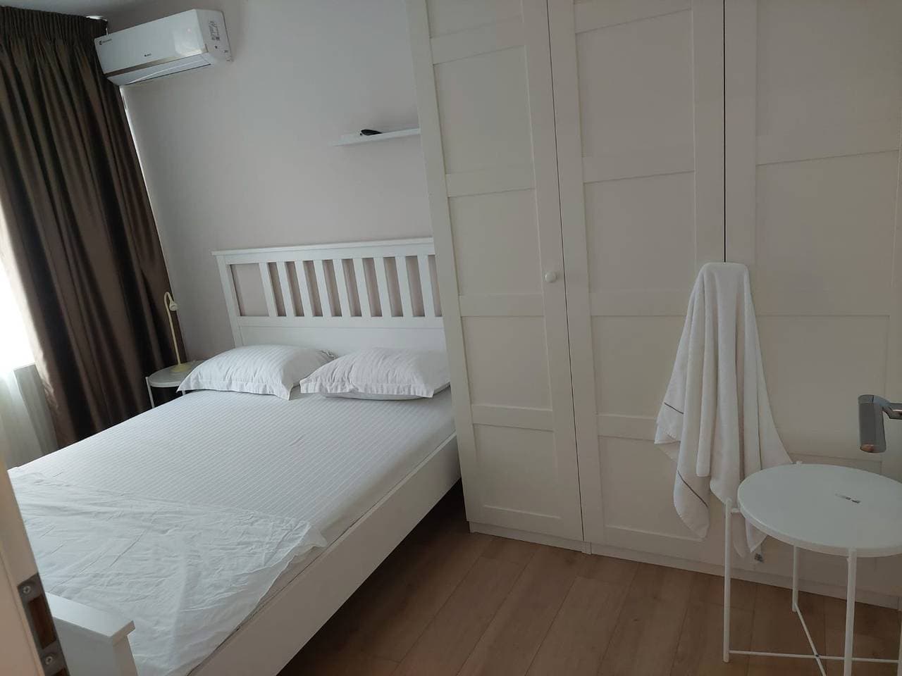 Foto 6 von 10: Gelbe Wohnung - Cismigiu-Gärten