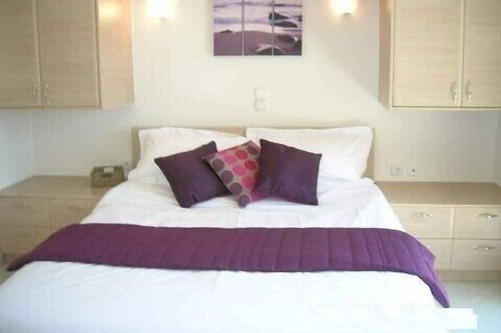 Foto 3 von 22: Beautiful Modern Cretan Villa overlooking the Mirabello Bay