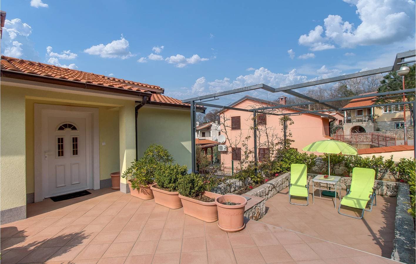 Foto 3 von 29: Gemütliche Ferienwohnung mit Terrasse, 400 m zur Küste, WLAN und Parkplatz