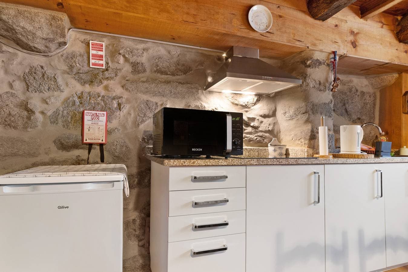 Foto 9 von 41: Chalet 'Cantinho De Tourem' mit Bergblick, privater Terrasse und Wi-Fi