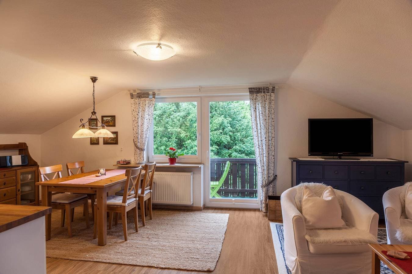 Foto 5 von 25: Ferienwohnung Brigitte in Garmisch-Partenkirchen mit Blick auf die Berge