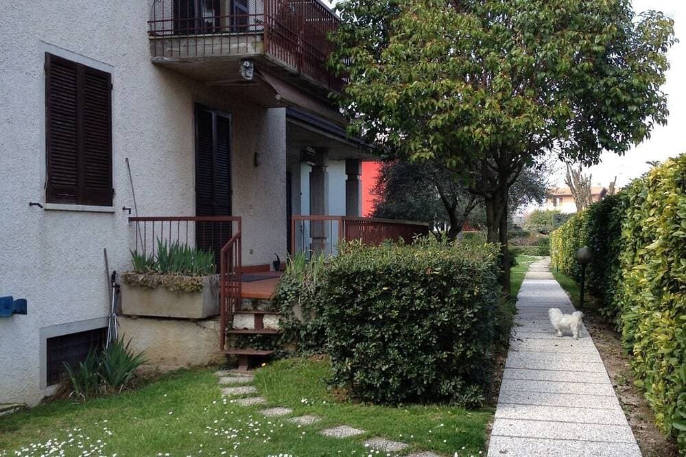 Foto 9 von 25: Modern apartment, Residence with swimming pool surrounded by greenery with Free Wi-Fi