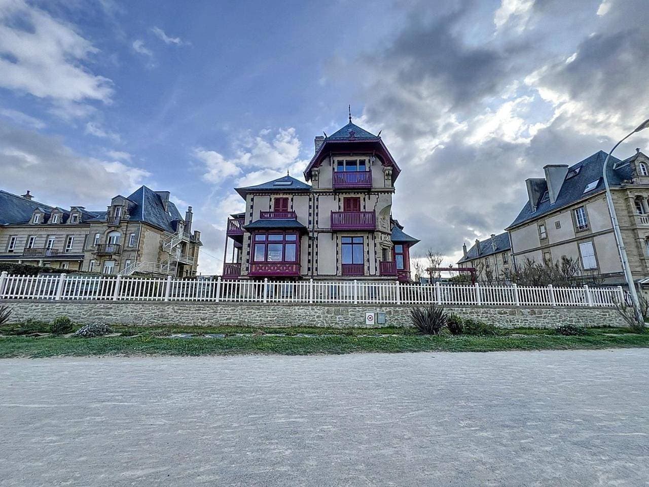 Foto 11 von 24: Two-Bedroom Apartment