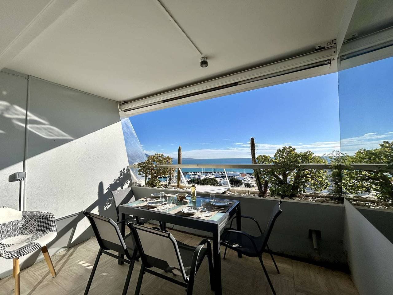 Foto 3 von 13: Tolles Studio mit Meerblick - 2 Pers.
