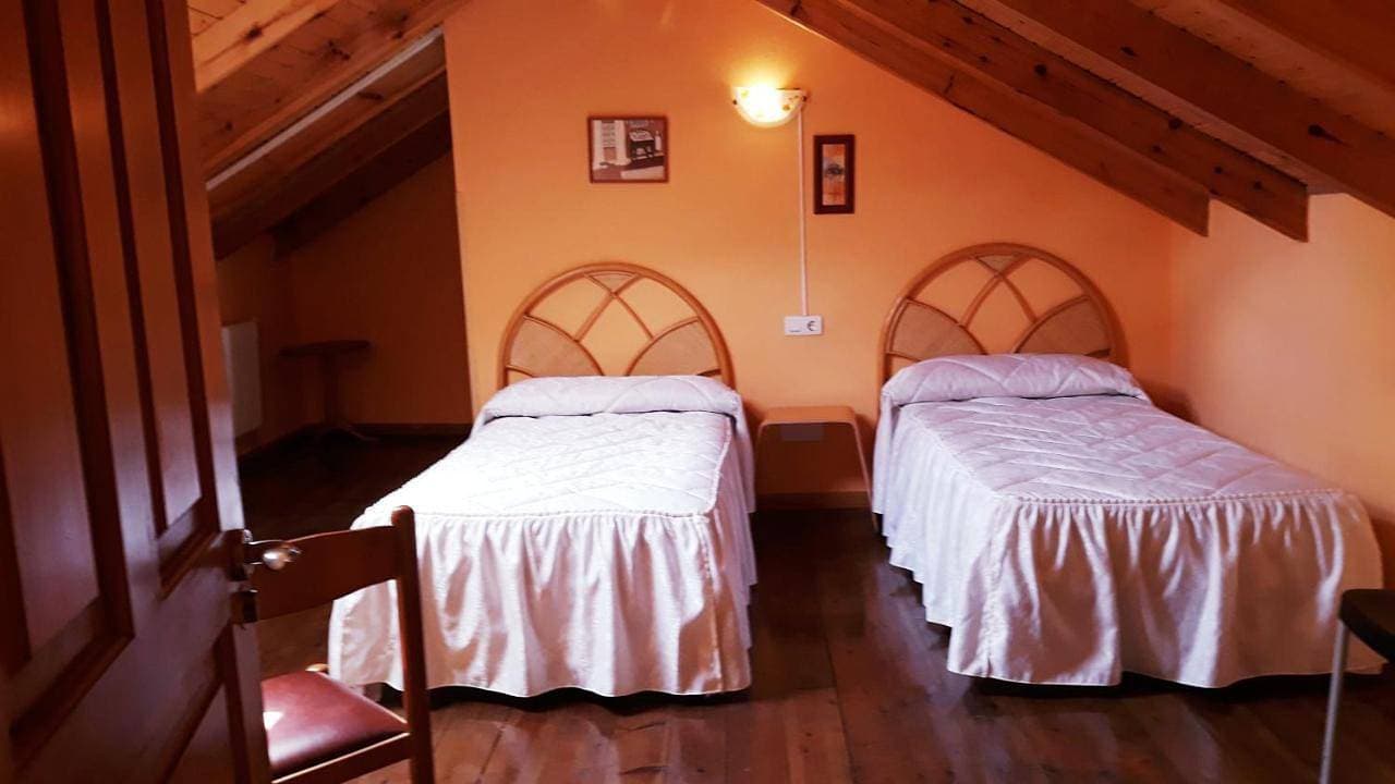 Foto 6 von 19: Double Room with Private Bathroom