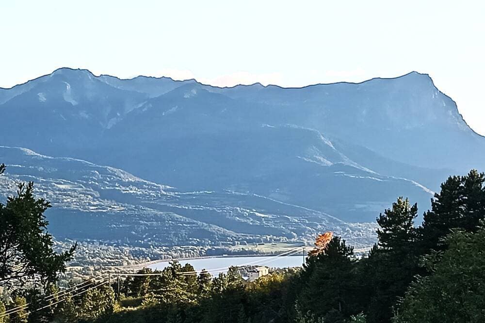 Foto 11 von 14: Spacious apartment with magnificent view and terrace, on the 1st floor of a villa.