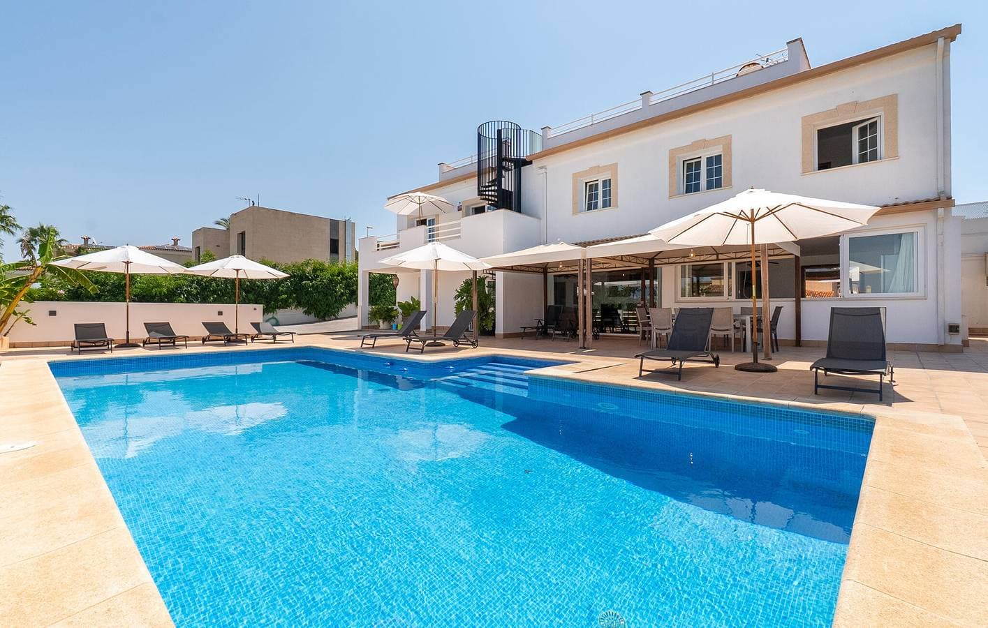 Meerblick-Apartment mit Pool, Terrasse & WiFi bei Four Seasons 1