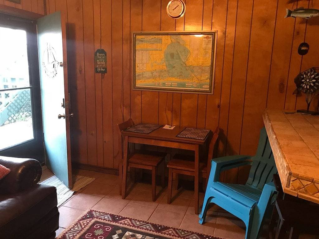 Foto 6 von 21: Mustang Isle Condominiums Nette, komfortable Wohnung Monatliche Vermietung zur Verfügung