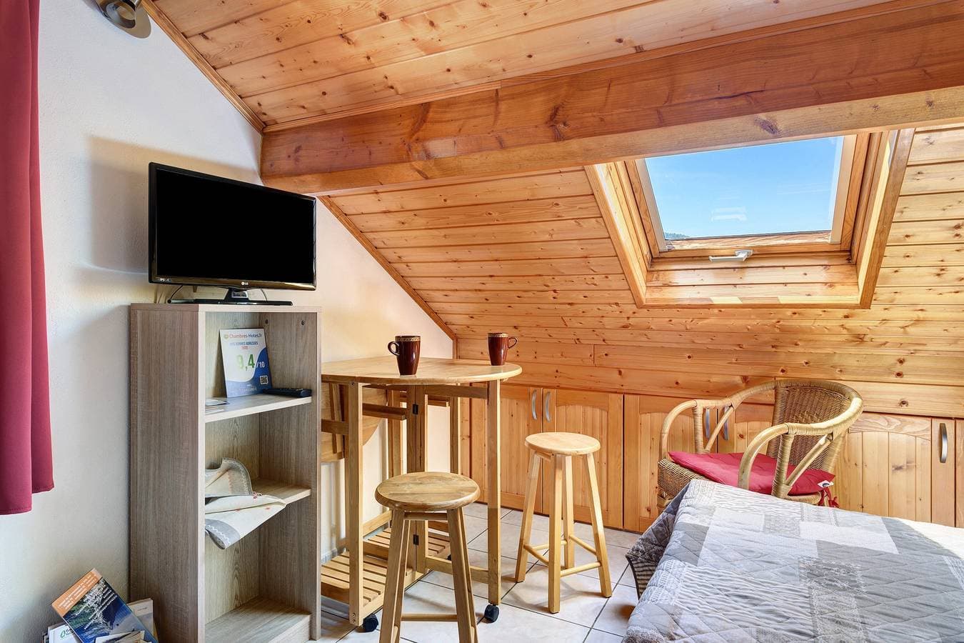 Foto 12 von 33: Gästezimmer „La Rossinière“ mit Bergblick, privater Terrasse und WLAN
