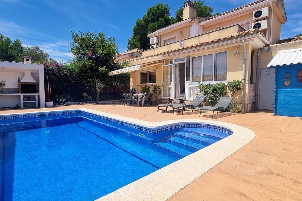 Schönes Haus für 8 Personen mit privatem Pool, WLAN und 400 m vom Meer entfernt. 1