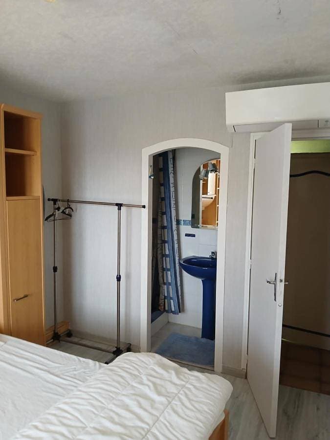 Foto 5 von 6: Three-Bedroom House