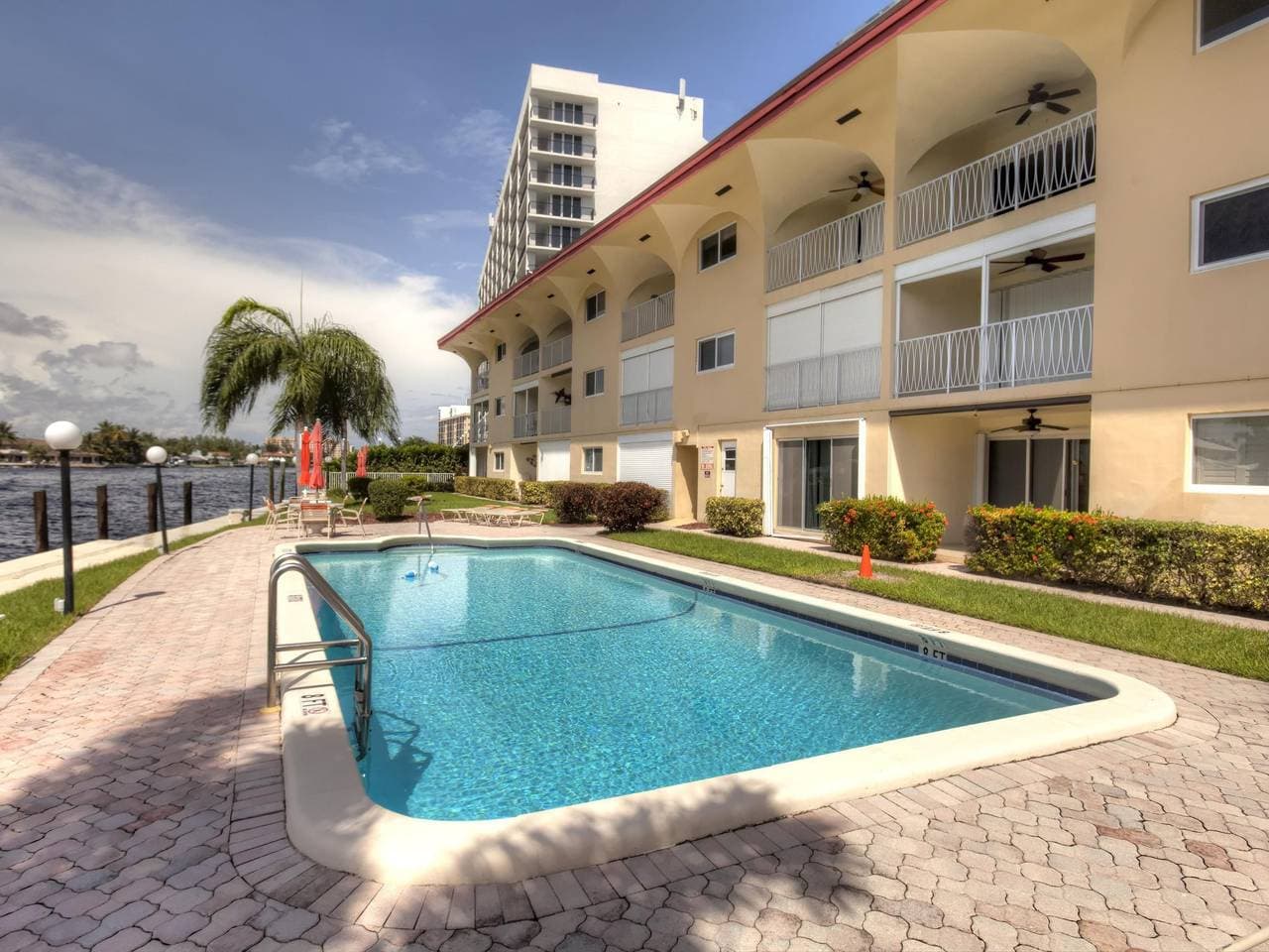 Foto 3 von 24: Casa Isabella im Herzen von Pompano Beach