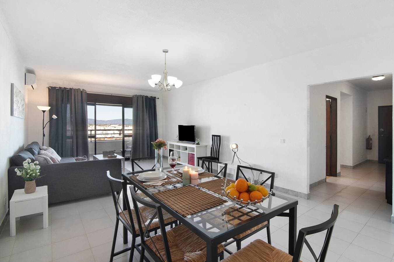 Foto 5 von 28: Ferienwohnung 'Summer Place' mit Balkon, WLAN und Klimaanlage