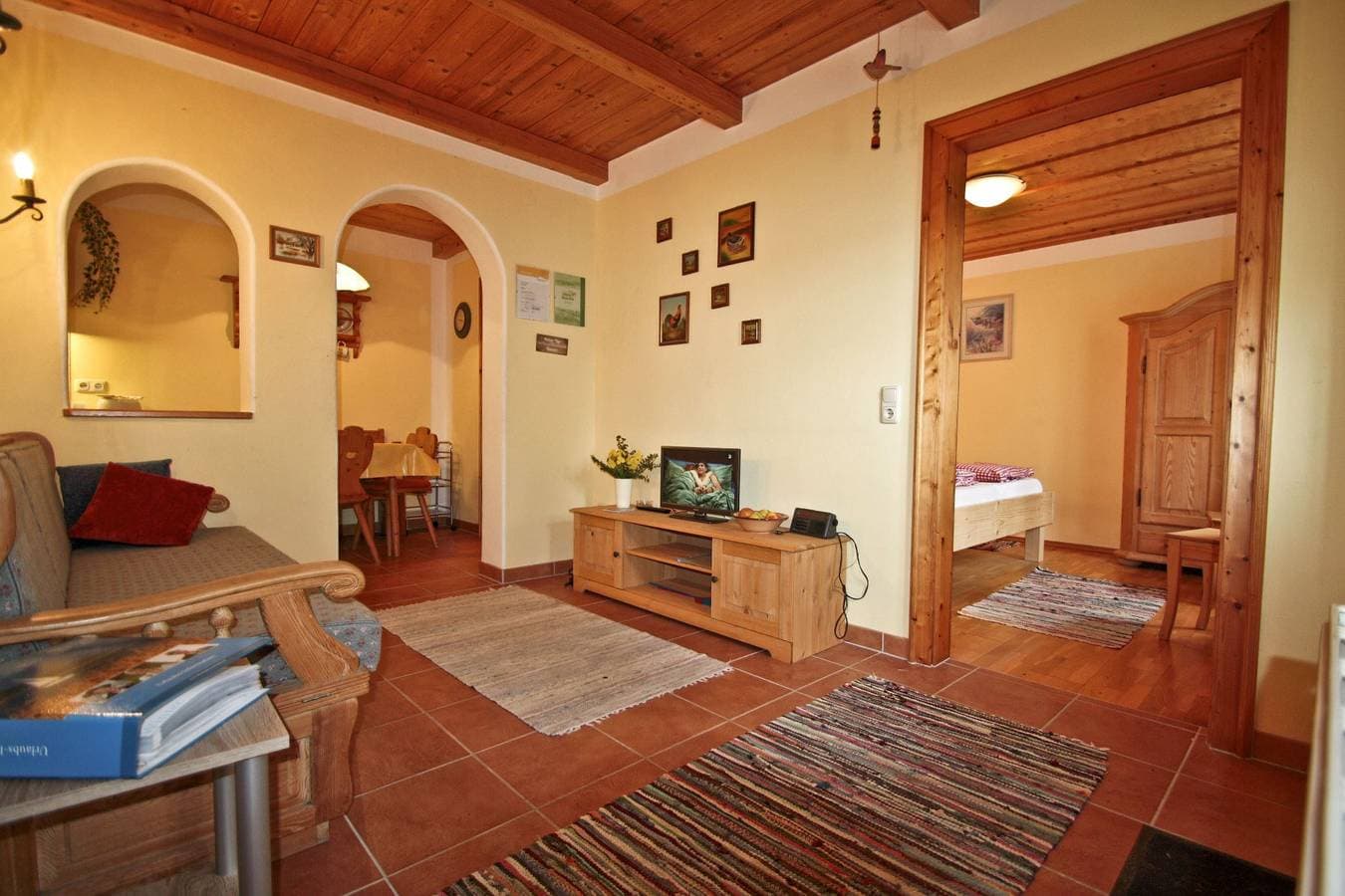 Foto 13 von 18: Paulhof am Chiemsee - Ferienwohnung Sonnenseite mit 2 sep. Schlafzimmer