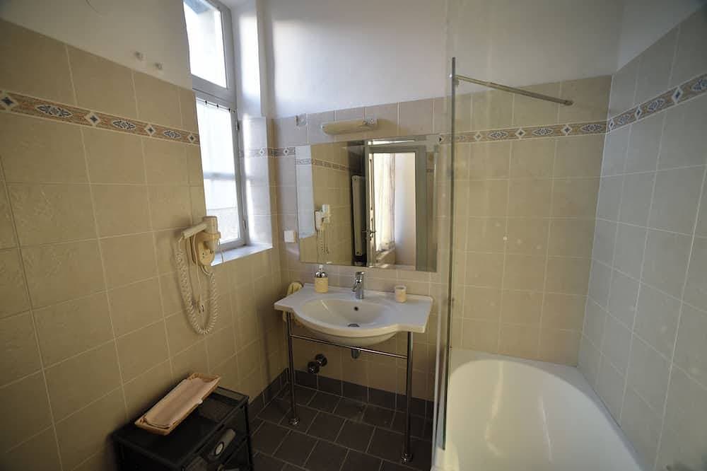 Foto 10 von 26: Ferienwohnung Villa mit privatem Pool und Meerblick