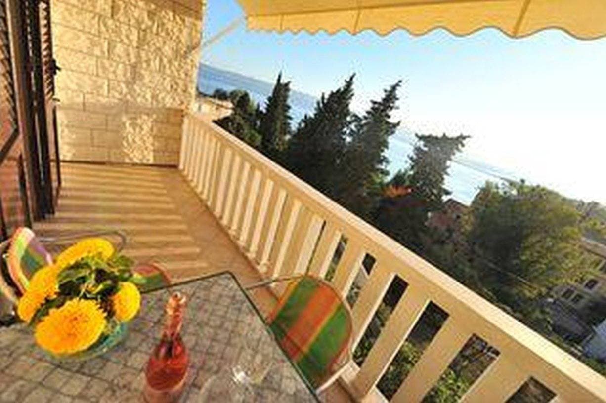 Foto 11 von 26: Ferienwohnung in Omiš mit Meerblick, Balkon, Klimaanlage, W-Lan (5129-3)