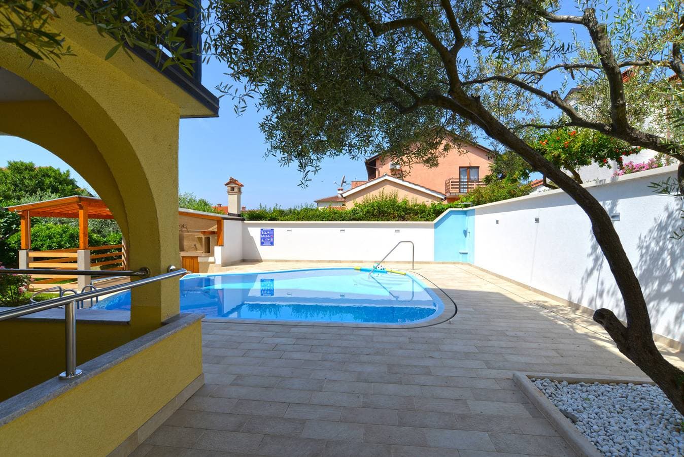 Foto 5 von 25: Ferienwohnung für 3 Personen mit Pool