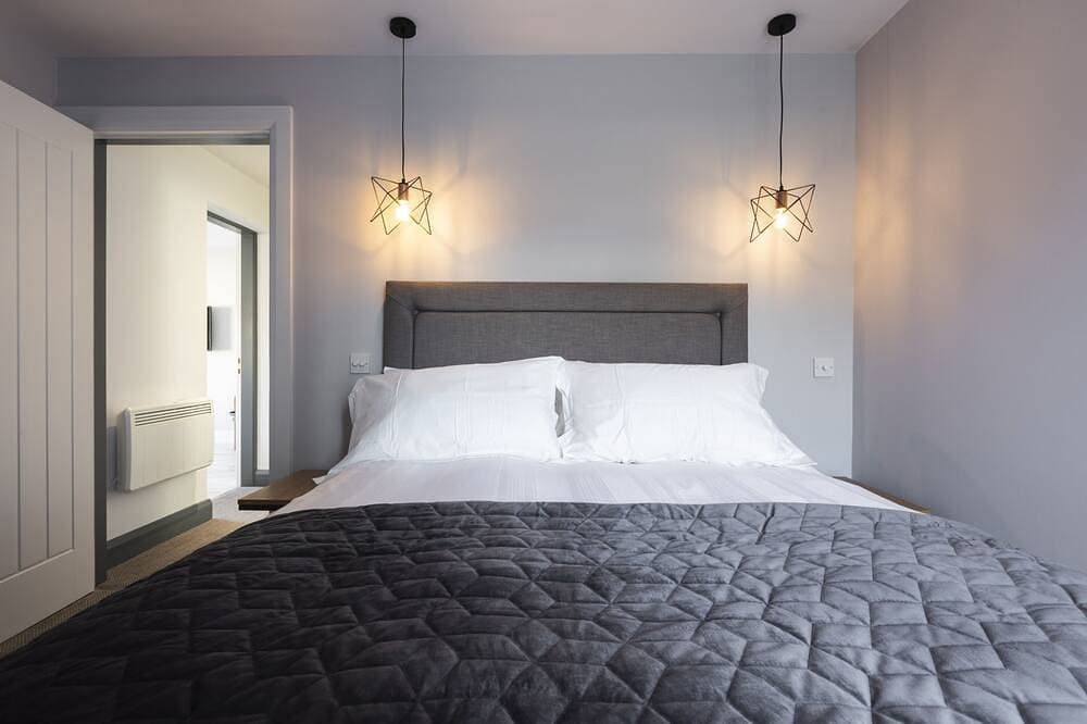 Foto 5 von 27: Apartment-Superior-Ensuite mit Dusche-Strassenblick-One Bedroomed Unit