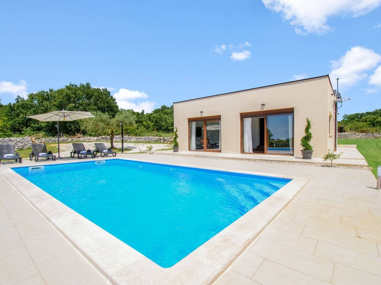 Foto 4 von 48: Villa Deni