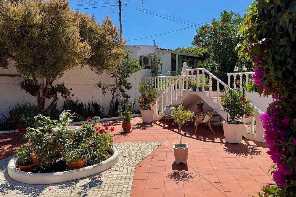 Foto 13 von 29: Charming bed & breakfast in excellent location near Caldas da Rainha, Portugal.