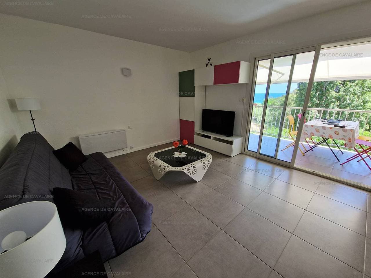 Foto 3 von 15: 3-Zimmer-Wohnung in Cavalaire-sur-Mer - Terrasse mit Meerblick und Parkplatz