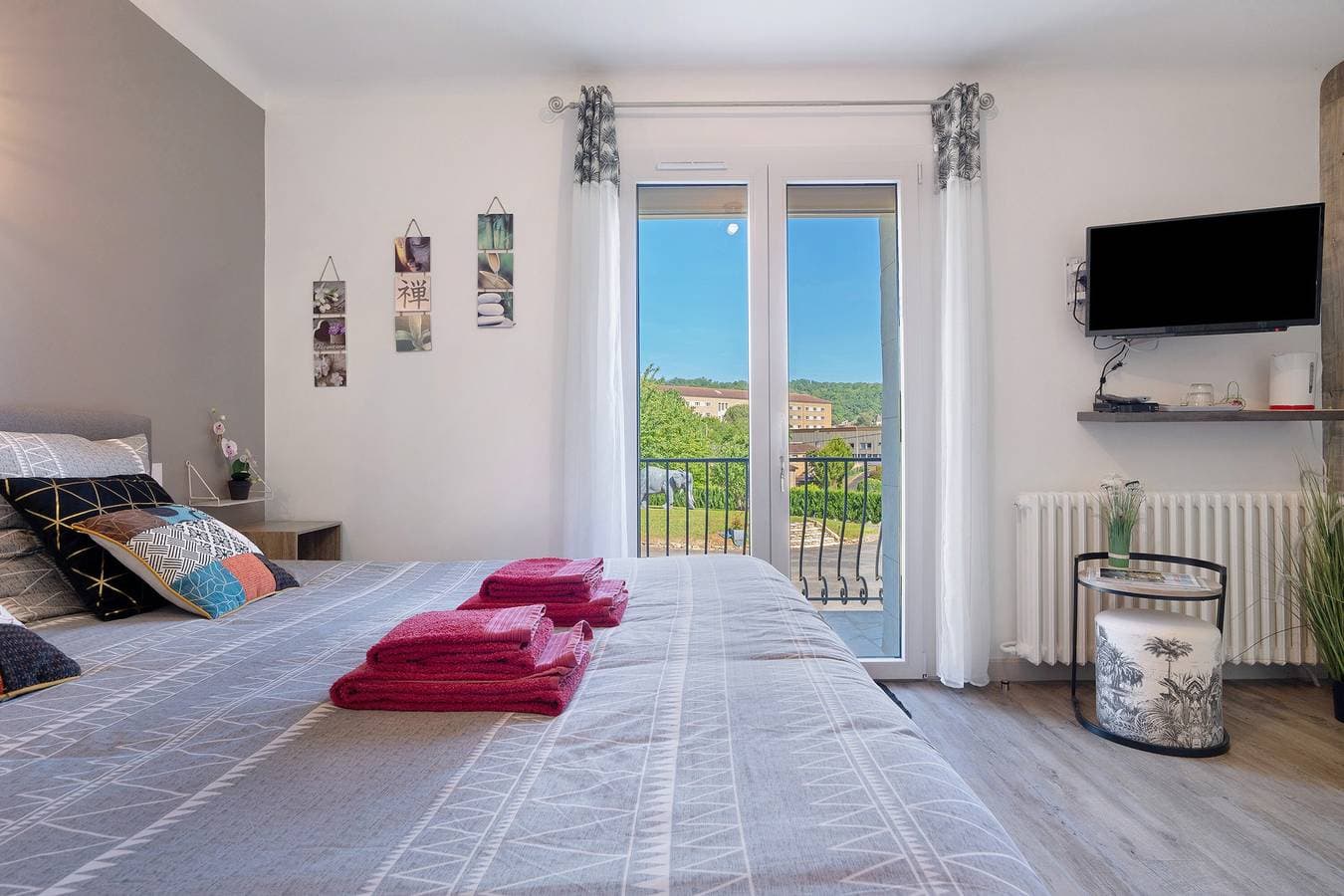 Foto 4 von 36: Zimmer Perdrix – Anwesen mit Pool