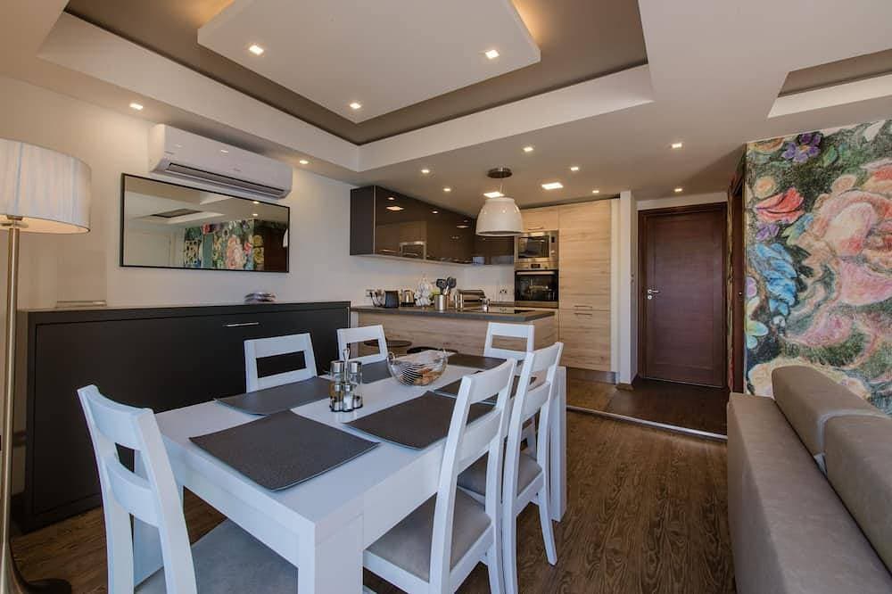 Foto 12 von 30: Stylish Seaview Apartment In a Prime Location
