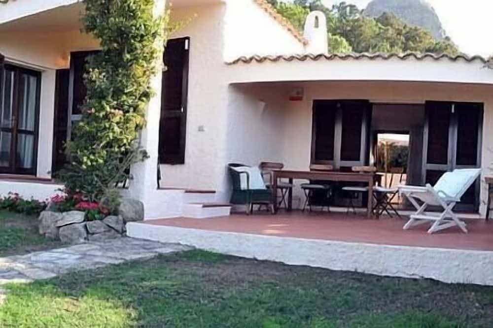 Schöne Villa mit Garten mit Blick auf das Maddalena-Archipel 1