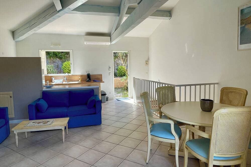 Foto 8 von 14: Apartment n°4 near the beach - hillside view + terrace