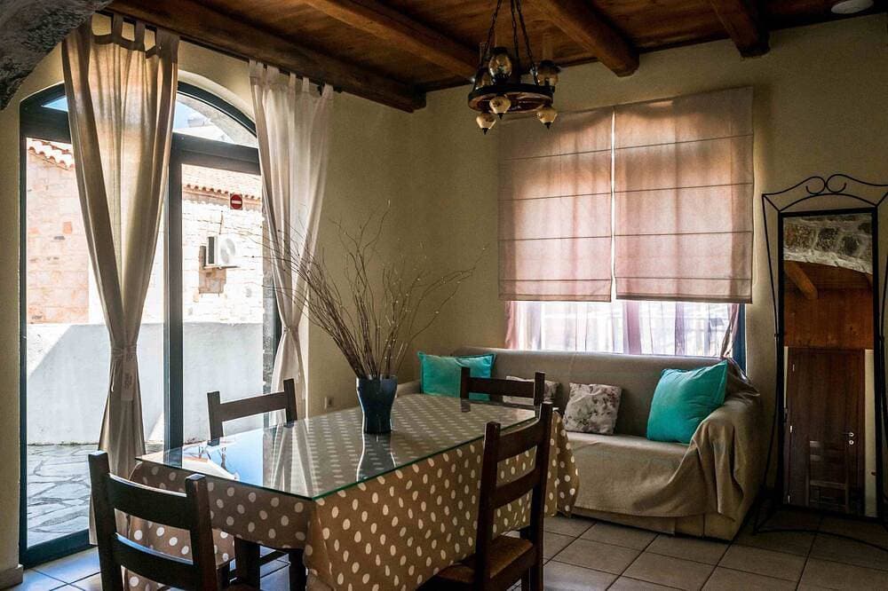 Foto 8 von 12: Niriides Villas | Nisso | Villa 2-bedrooms with private pool