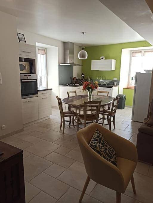 Foto 12 von 16: Three-Bedroom House