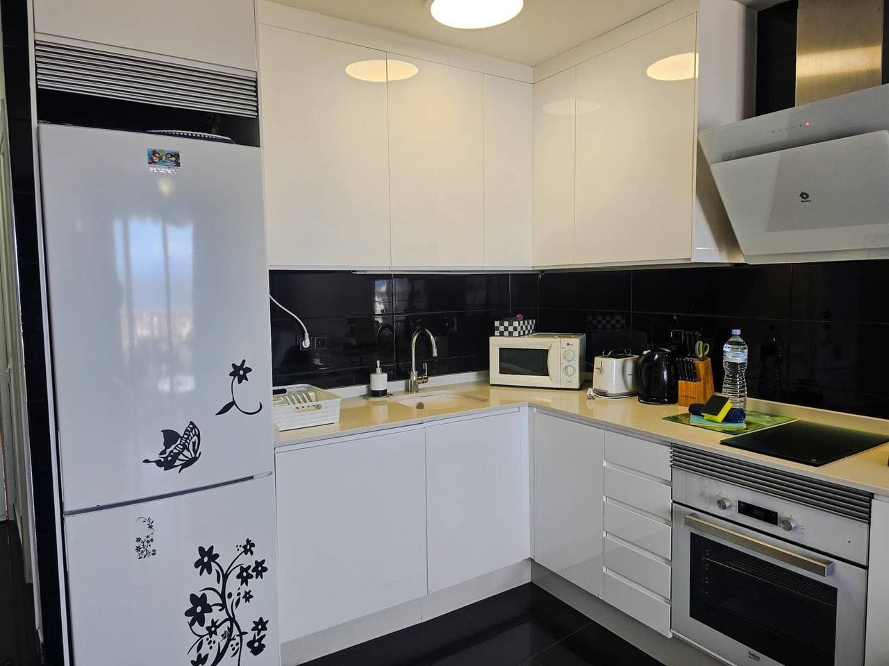 Foto 10 von 25: Moderne Wohnung mit Pool in San Eugenio, Teneriffa