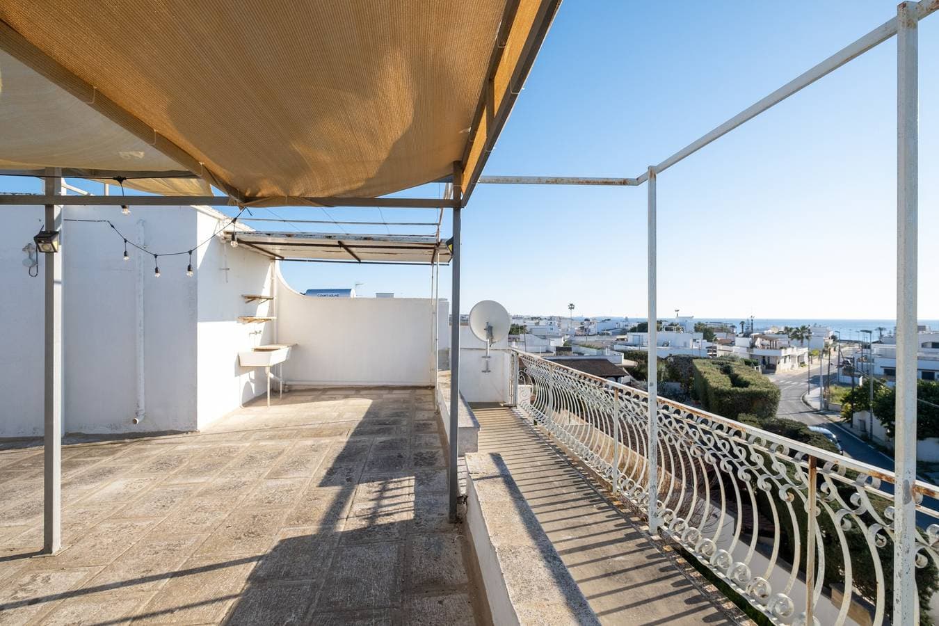 Foto 5 von 23: Ferienwohnung 'Appartamento Con Due Camere E Giardinetto' mit Meerblick
