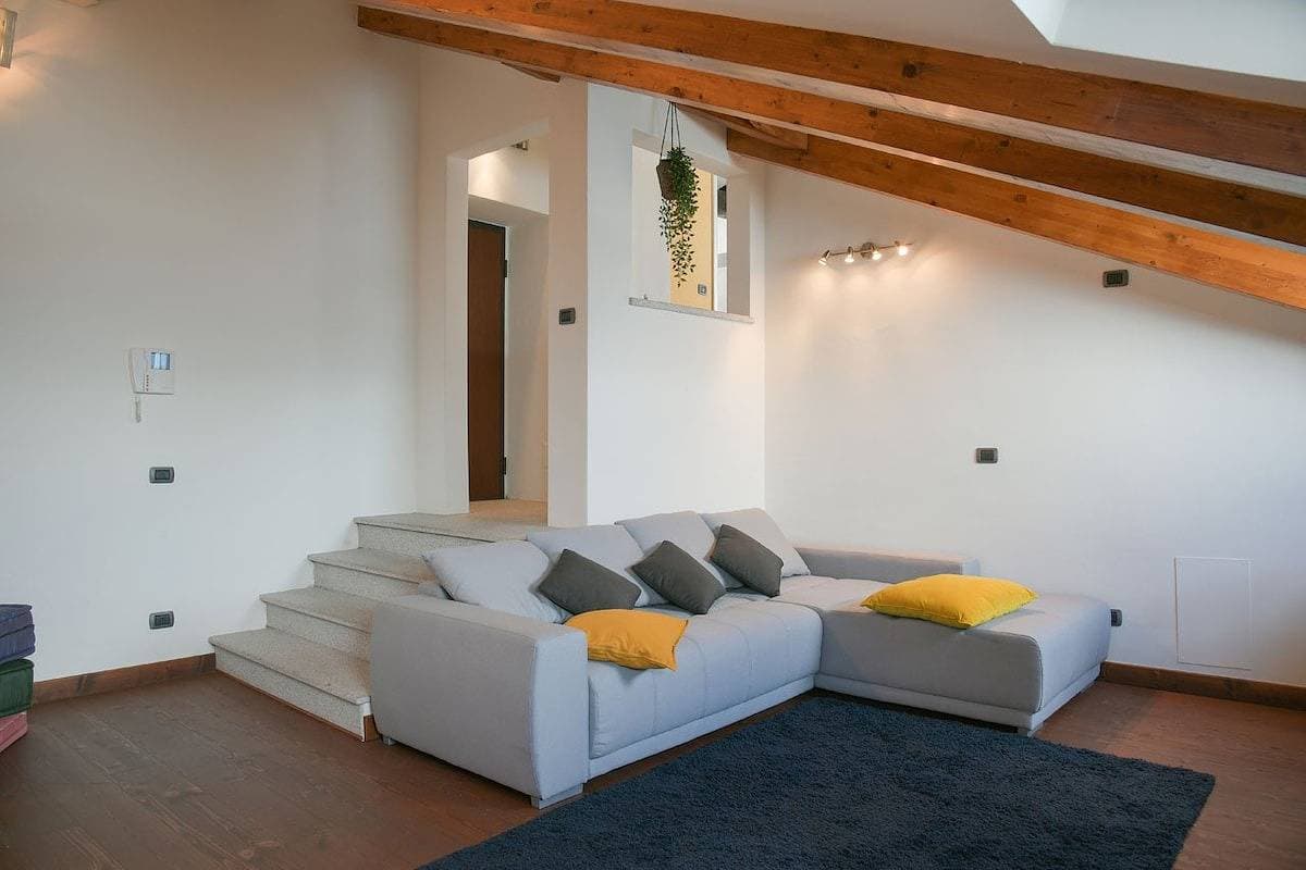 Foto 12 von 30: La Finestra sul lago luxurious apartment furnished