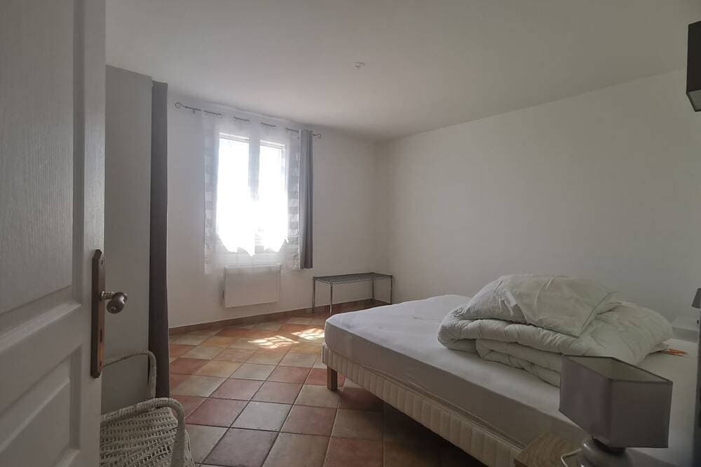 Foto 3 von 17: Spacious apartment near Lake Sainte-Croix, surrounded by truffle oaks.