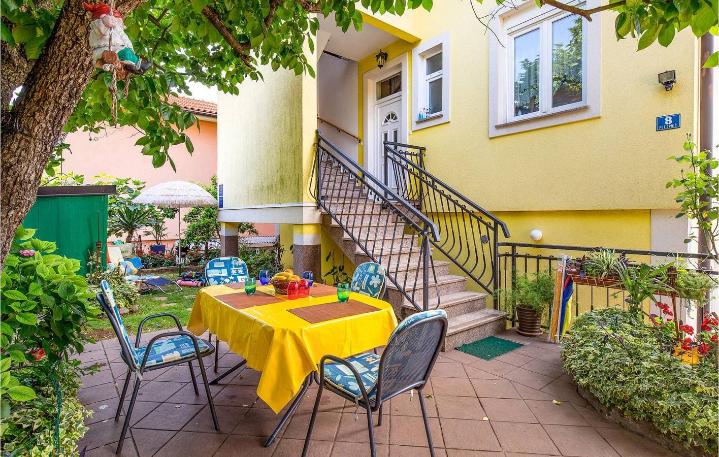 Foto 3 von 23: Gemütliche Ferienwohnung mit Terrasse, WLAN und Parkplatz, 2 km vom hundefreundlichen Strand entfernt