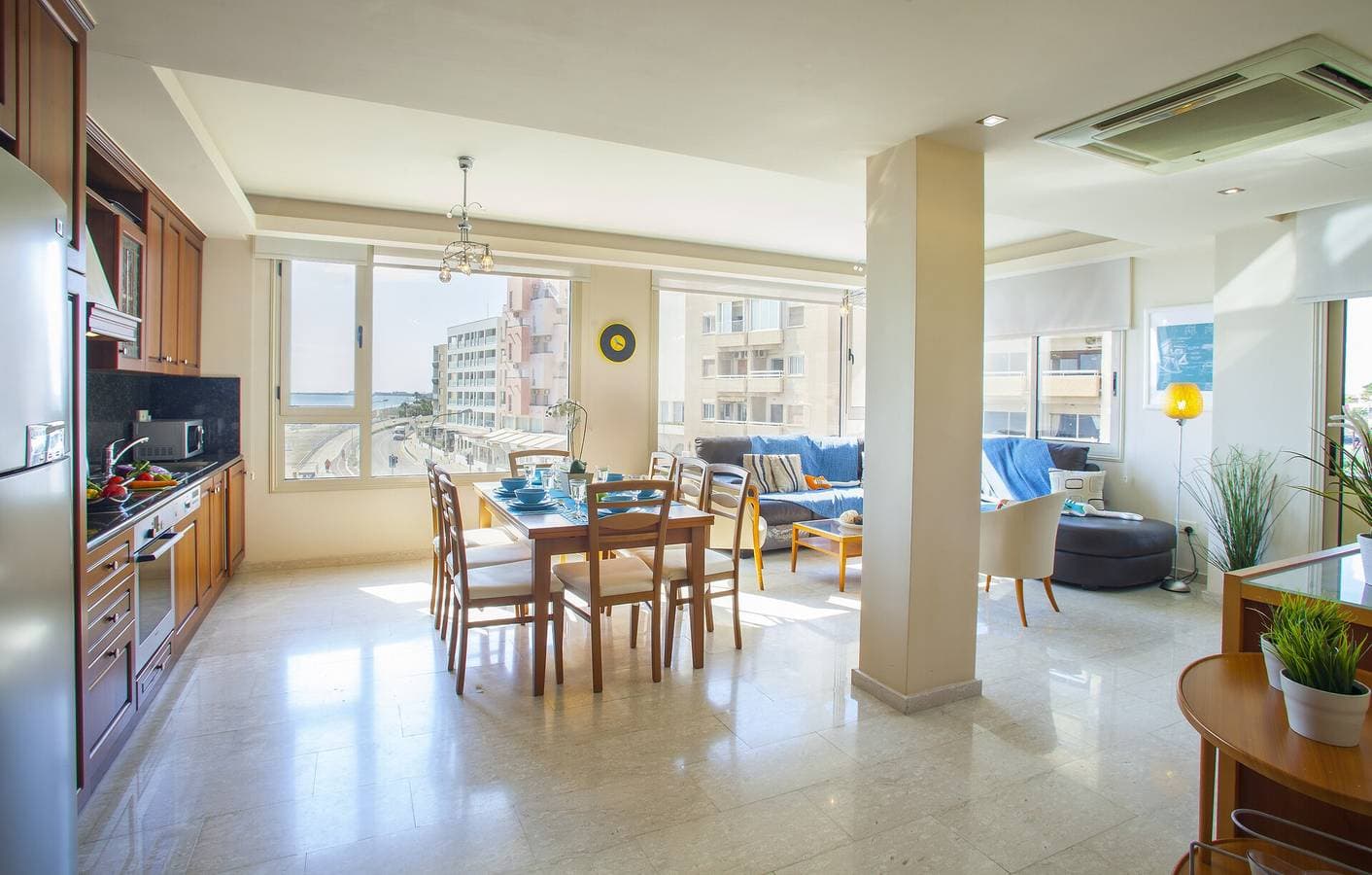 Foto 4 von 16: Ferienwohnung für 6 Personen mit Balkon/Terrasse